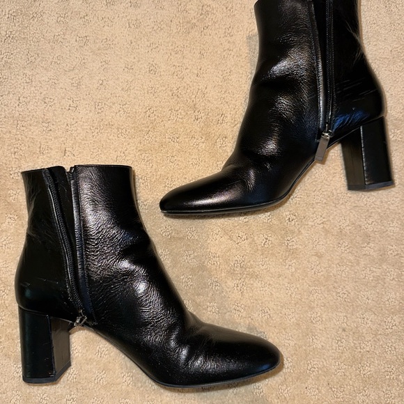 Saint Laurent Heeled Lou Boot - Picture 2 of 5